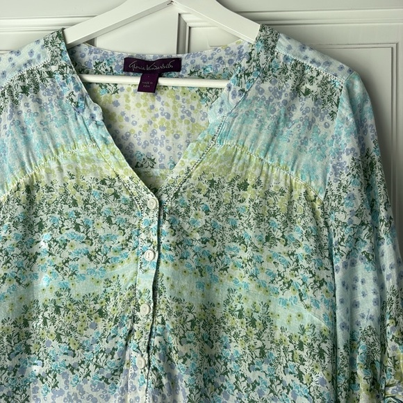 Gloria Vanderbilt Blue and Green Floral Blouse size 1 - Picture 3 of 7